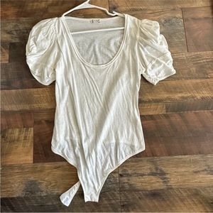 Free People White Bodysuit puff sleeves Extra Small XS